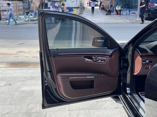 Mercedes S500 2012 V8