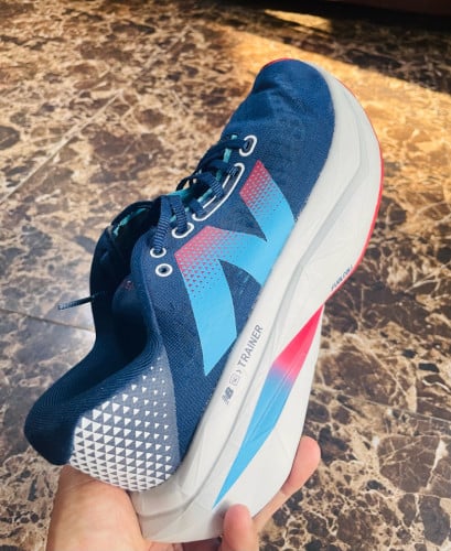 New Balance FuelCell SuperComp Trainer v3 (size 43)