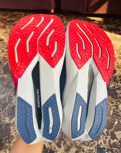 New Balance FuelCell SuperComp Trainer v3 (size 43)