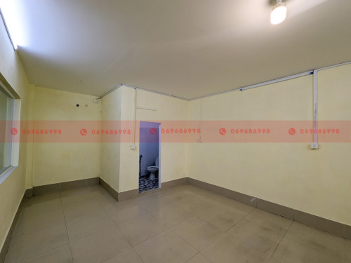 Prime 300 Sqm + 110 Sqm Mezzanine Commercial Space In Chaom Chau
