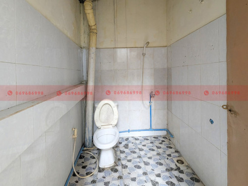Prime 300 Sqm + 110 Sqm Mezzanine Commercial Space In Chaom Chau