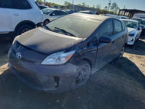 Prius 2015 Option 4 JBL ឡានមកតាមផ្លូវ