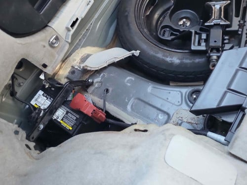 Prius 2015 Option 4 JBL ឡានមកតាមផ្លូវ