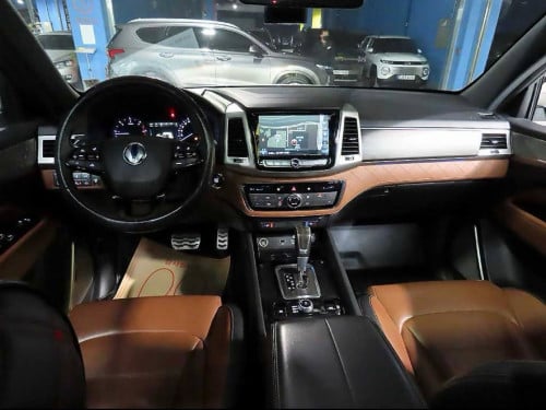 Rexton SUV 2018