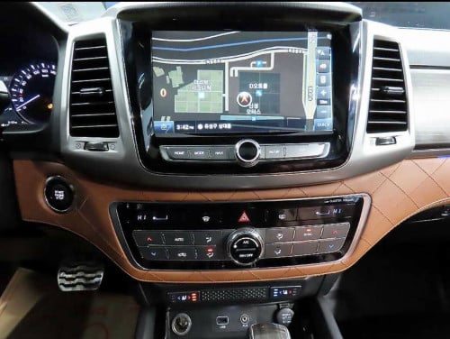 Rexton SUV 2018