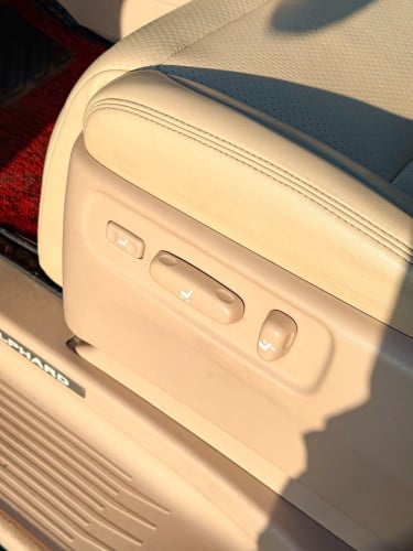 Toyota Alphard 2010 Option G (ដុំជំនួយបាស់ កៅអីម៉ាស្សា DVDហ្សីន កៅអីចុច ផ្សេងៗ)Option កំរ