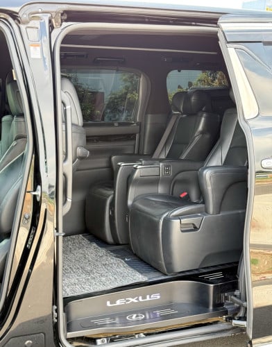 Toyota Alphard 2017 Full option UP LM350H