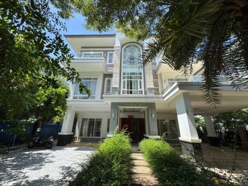 Villa for rent Borey Penghout 598