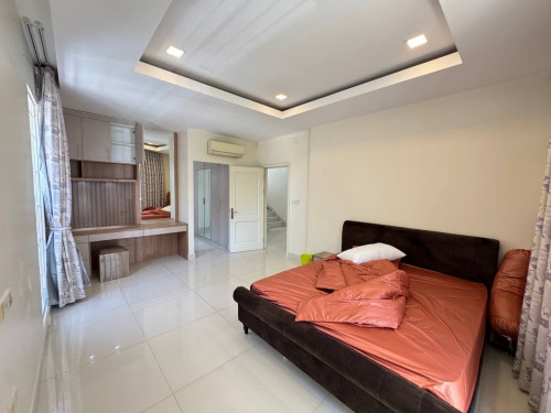 Villa for rent Borey Penghout 598