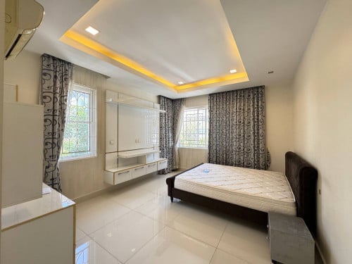 Villa for rent Borey Penghout 598