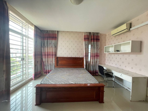 Villa for rent in Borey Penghout St.MongRithy