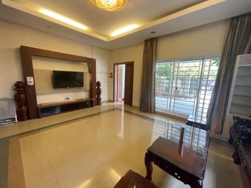 Villa for rent in Borey Penghout St.MongRithy