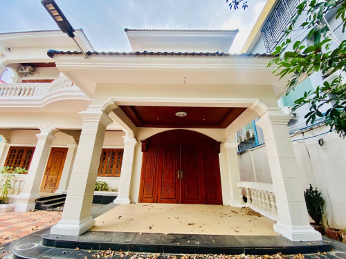 Villa With Pool Big Land 40m x 30m For Rent In Toul Kork