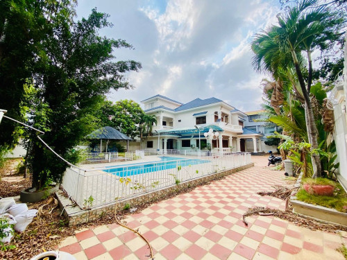 Villa With Pool Big Land 40m x 30m For Rent In Toul Kork