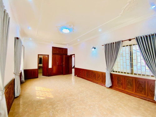 Villa With Pool Big Land 40m x 30m For Rent In Toul Kork