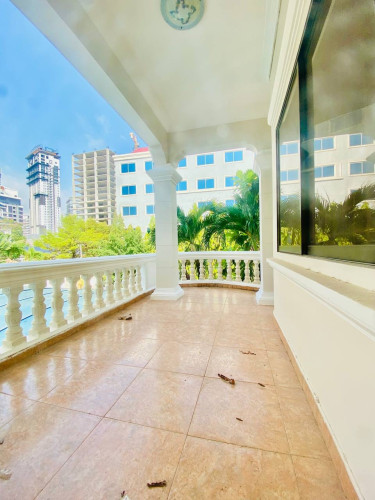 Villa With Pool Big Land 40m x 30m For Rent In Toul Kork