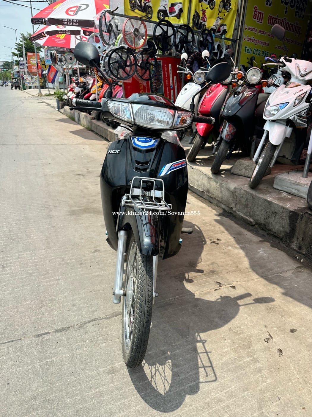 ម៉ូតូសង់016កាតស៊ីនចំ នៅពន្លឺសុវណ្ណក្រាំងធ្នង់