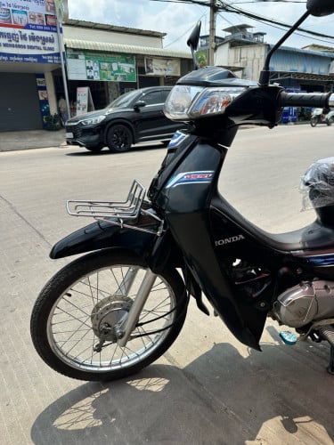 ម៉ូតូសង់016កាតស៊ីនចំ នៅពន្លឺសុវណ្ណក្រាំងធ្នង់