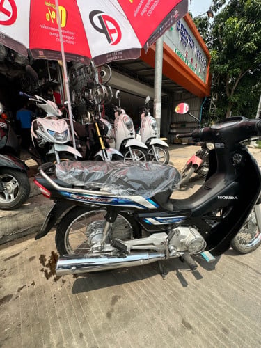 ម៉ូតូសង់016កាតស៊ីនចំ នៅពន្លឺសុវណ្ណក្រាំងធ្នង់