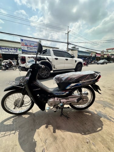 ម៉ូតូសង់016កាតស៊ីនចំ នៅពន្លឺសុវណ្ណក្រាំងធ្នង់