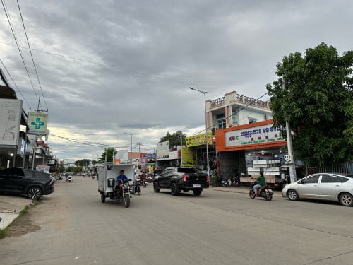 ម៉ូតូសង់016កាតស៊ីនចំ នៅពន្លឺសុវណ្ណក្រាំងធ្នង់