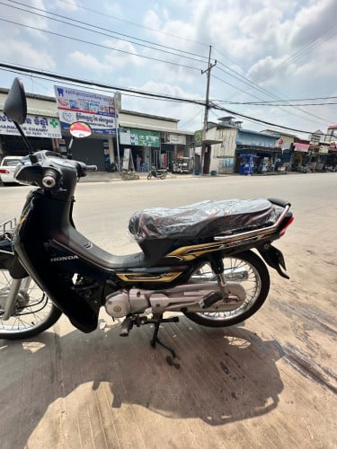 ម៉ូតូសង់019ស្អាតបងៗកាតស្ស៊ីនចំ នៅពន្លឺសុវណ្ណ