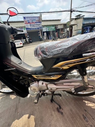 ម៉ូតូសង់019ស្អាតណាស់បងៗ កាតស៊ីនចំ នៅពន្លឺសុវណ្ណ