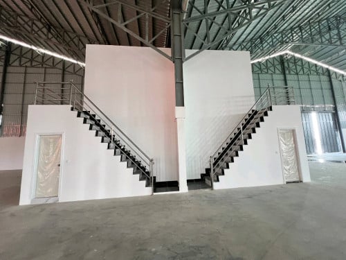 ឃ្លាំងជួលទំហំចាប់ 2,000m² ឡើងទៅ