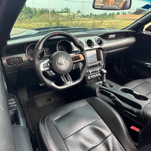 ស្តុកទើបចូល Ford Mustang full option 2018