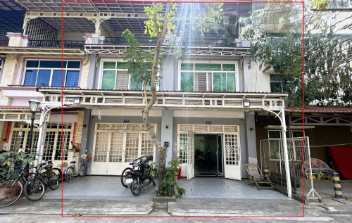 🏦House Available for Urgent Sale at a Special Price (Negotiable).