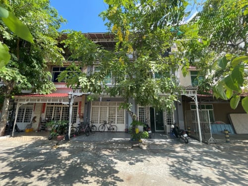 🏦House Available for Urgent Sale at a Special Price (Negotiable).
