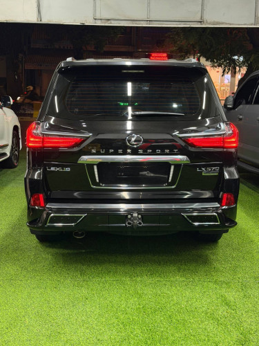 🚐Lexus Lx570 Super Sport  ម្ចាស់ដើមទិញខ្លាញ់គោ ថ្មីណាស់ទើបប្រើបាន(6ម៉ឺនគីឡូ)ជាង ទឹកថ្នាំសុីនមួយជុំ