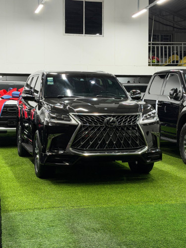 🚐Lexus Lx570 Super Sport  ម្ចាស់ដើមទិញខ្លាញ់គោ ថ្មីណាស់ទើបប្រើបាន(6ម៉ឺនគីឡូ)ជាង ទឹកថ្នាំសុីនមួយជុំ
