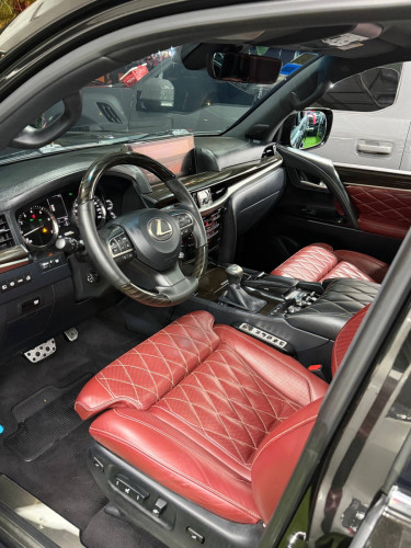 🚐Lexus Lx570 Super Sport  ម្ចាស់ដើមទិញខ្លាញ់គោ ថ្មីណាស់ទើបប្រើបាន(6ម៉ឺនគីឡូ)ជាង ទឹកថ្នាំសុីនមួយជុំ