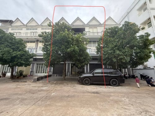 7 Bed, 6 Bath Flat House for Sale & Rent in Chroy Changvar