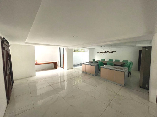 7 Bed, 6 Bath Flat House for Sale & Rent in Chroy Changvar