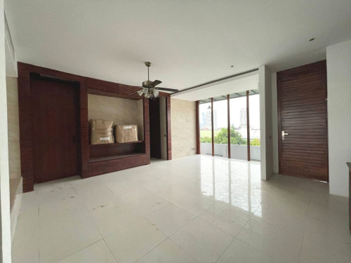 7 Bed, 6 Bath Flat House for Sale & Rent in Chroy Changvar