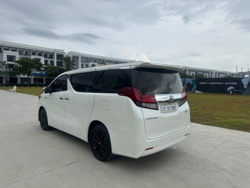 alphard 2015