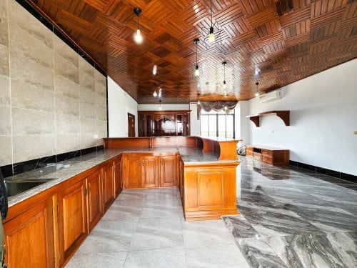 APARTMENT BUILDING FOR RENT/SALE