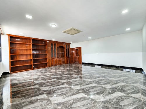 APARTMENT BUILDING FOR RENT/SALE