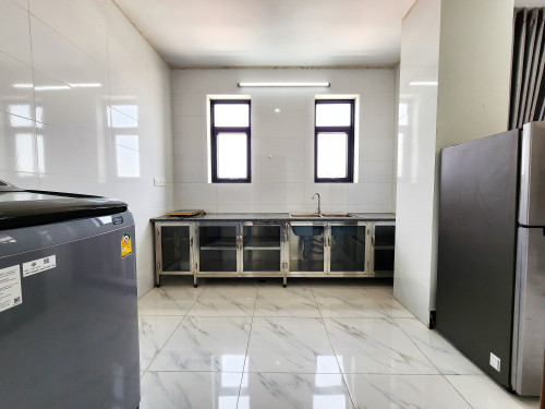 APARTMENT BUILDING FOR RENT/SALE