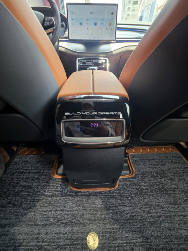 BYD TANG 2024 full option (ម៉ូទ័រ2)ថ្មី98% ប្រេីបាន4883km​ ប៉ុណ្ណោះ​(មានធានាពីក្រុមហ៊ុនBYD Cambodia)