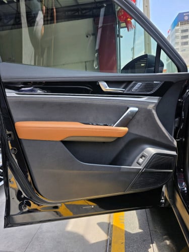 BYD TANG 2024 full option (ម៉ូទ័រ2)ថ្មី98% ប្រេីបាន4883km​ ប៉ុណ្ណោះ​(មានធានាពីក្រុមហ៊ុនBYD Cambodia)