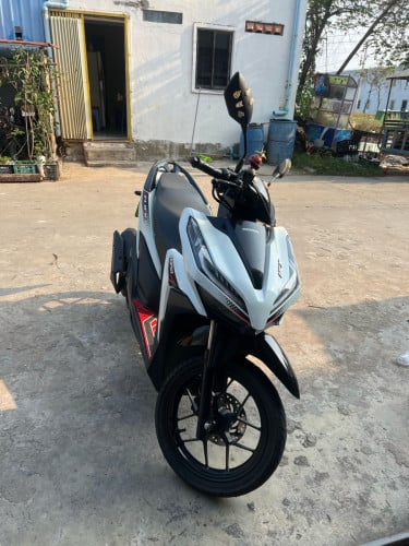 Click 2021 តម្លៃ ចចារ 2100$