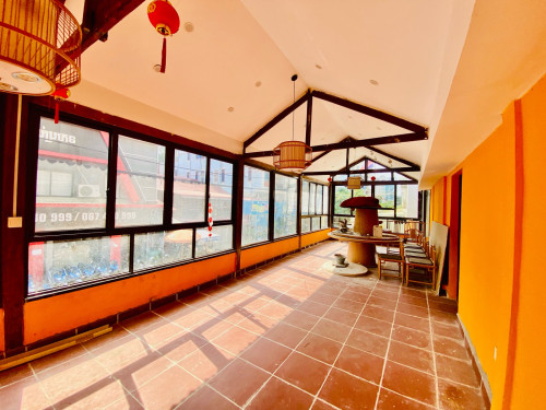 Coner Commercial Restaurant For Rent In 7Makara on Busy Road