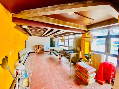 Coner Commercial Restaurant For Rent In 7Makara on Busy Road