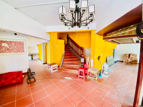 Coner Commercial Restaurant For Rent In 7Makara on Busy Road