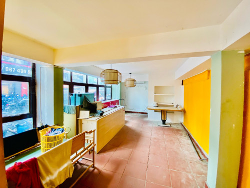 Coner Commercial Restaurant For Rent In 7Makara on Busy Road