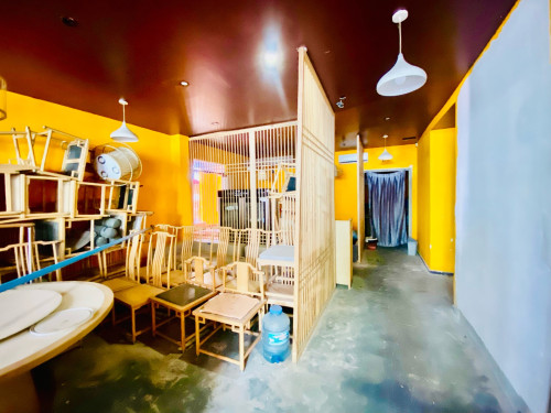 Coner Commercial Restaurant For Rent In 7Makara on Busy Road