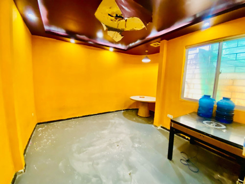 Coner Commercial Restaurant For Rent In 7Makara on Busy Road